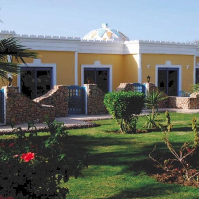 Апарт отель Lillyland Beach Club Хургада Экстерьер фото